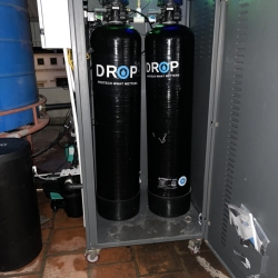 HỆ THỐNG LỌC NƯỚC TỔNG MỸ DROP 2 Tầng Cao Cấp SCi48PQ